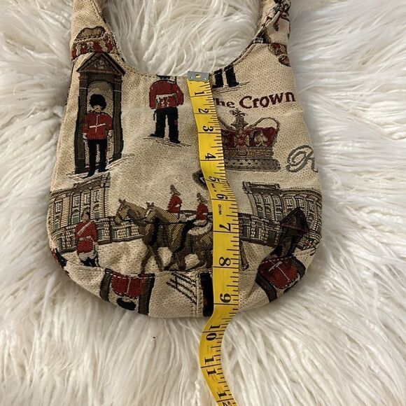 Signare Tapestry Royal Guard Shoulder Crossbody Bag Print Allover Size Small - Picture 7 of 7